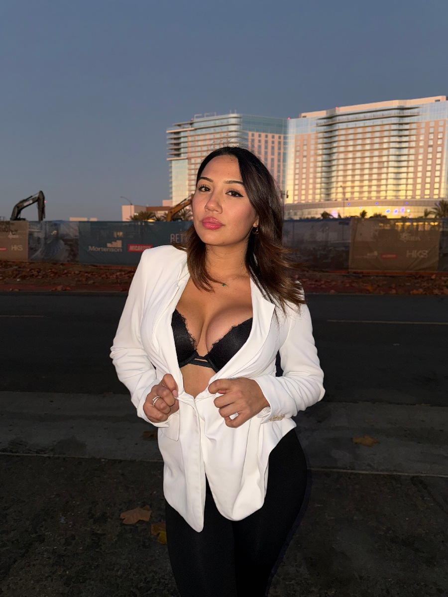 Take a pause and enjoy Ali Cruz — streaming from Hengyang